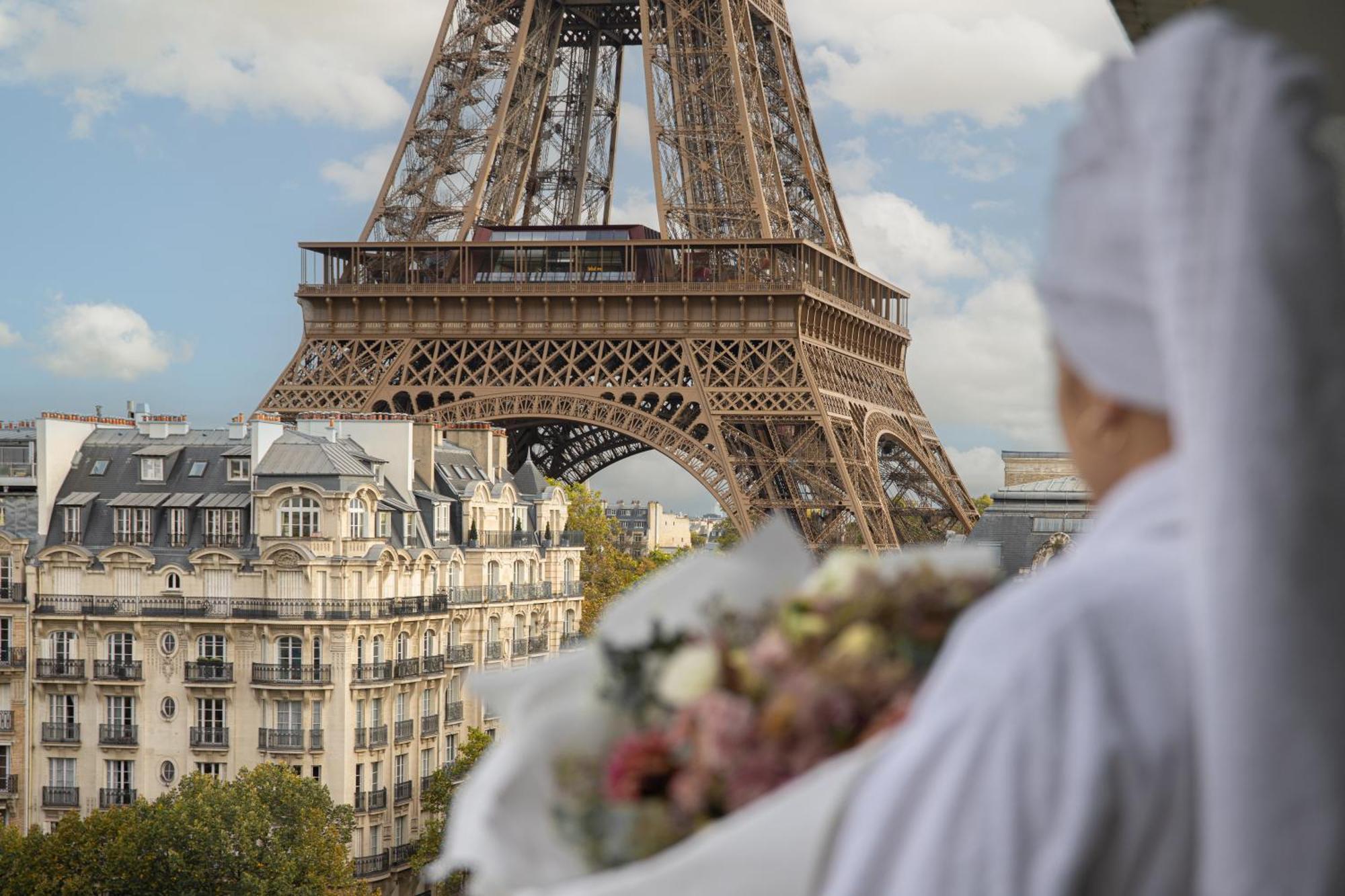 Staying In the 15th Arr.: 2 Romantic Paris Hotels Compared