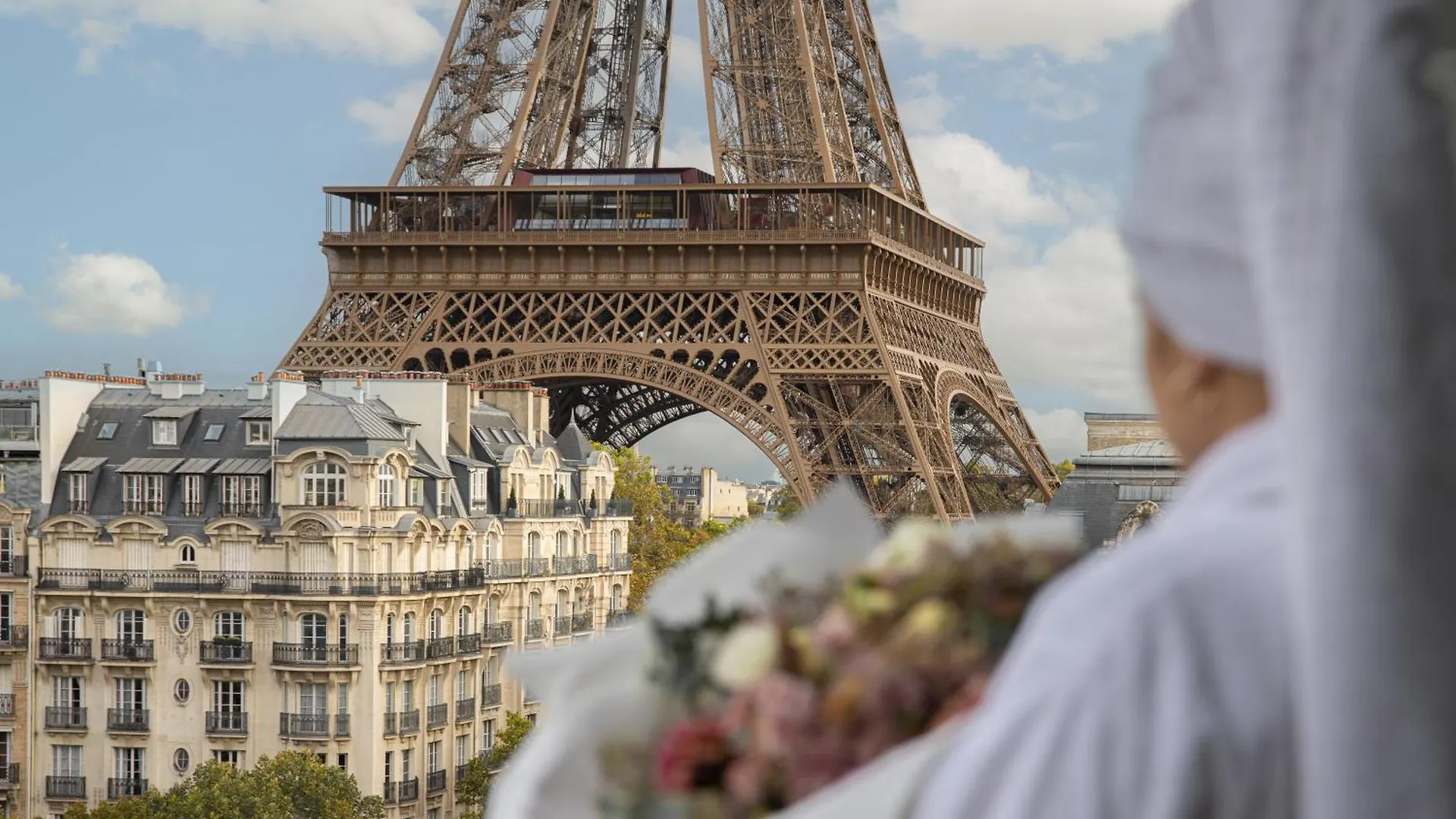 Staying In the 15th Arr.: 2 Romantic Paris Hotels Compared