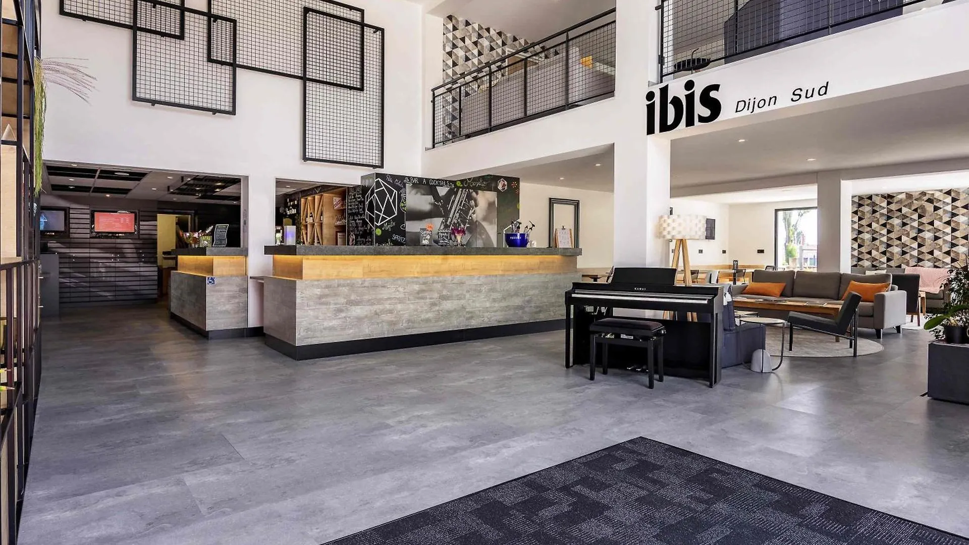 6 Smart Airport Hotels Near Lake Kir Worth Booking