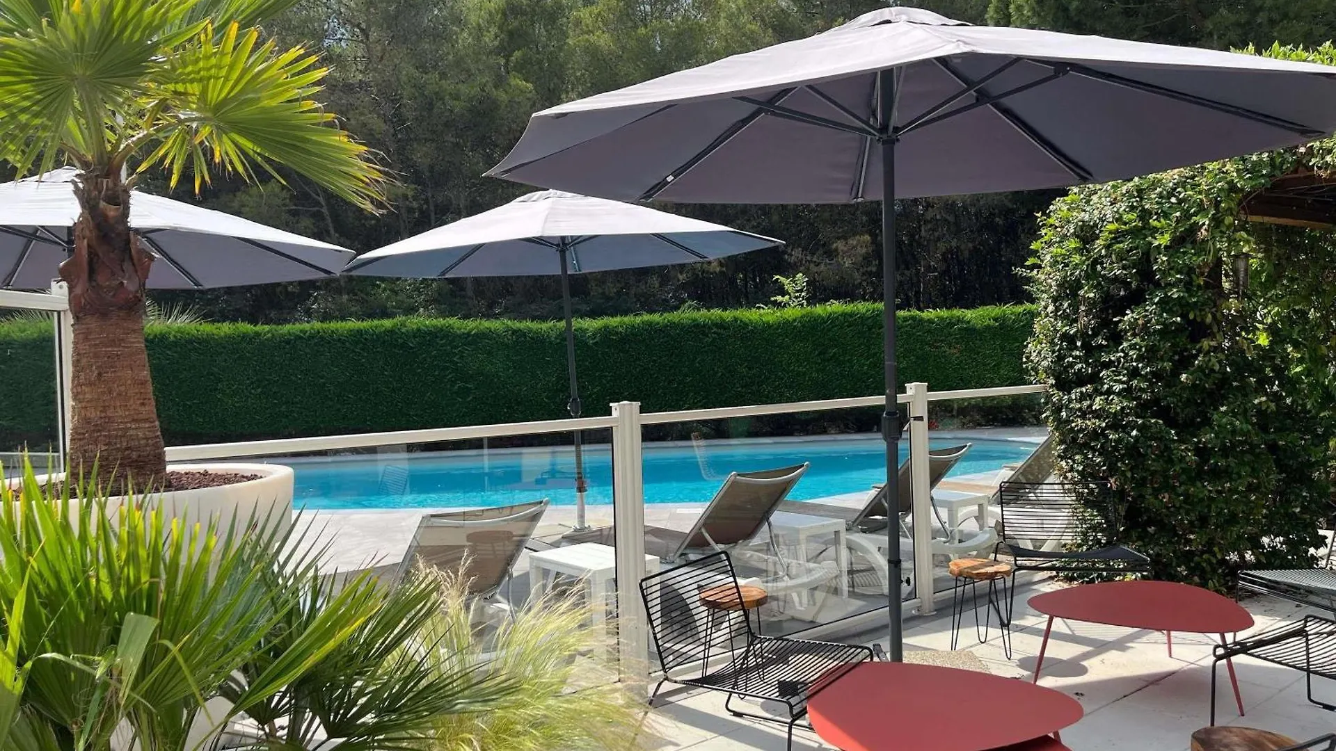 8 Best Airport Hotels in South-East France for Easy Travel