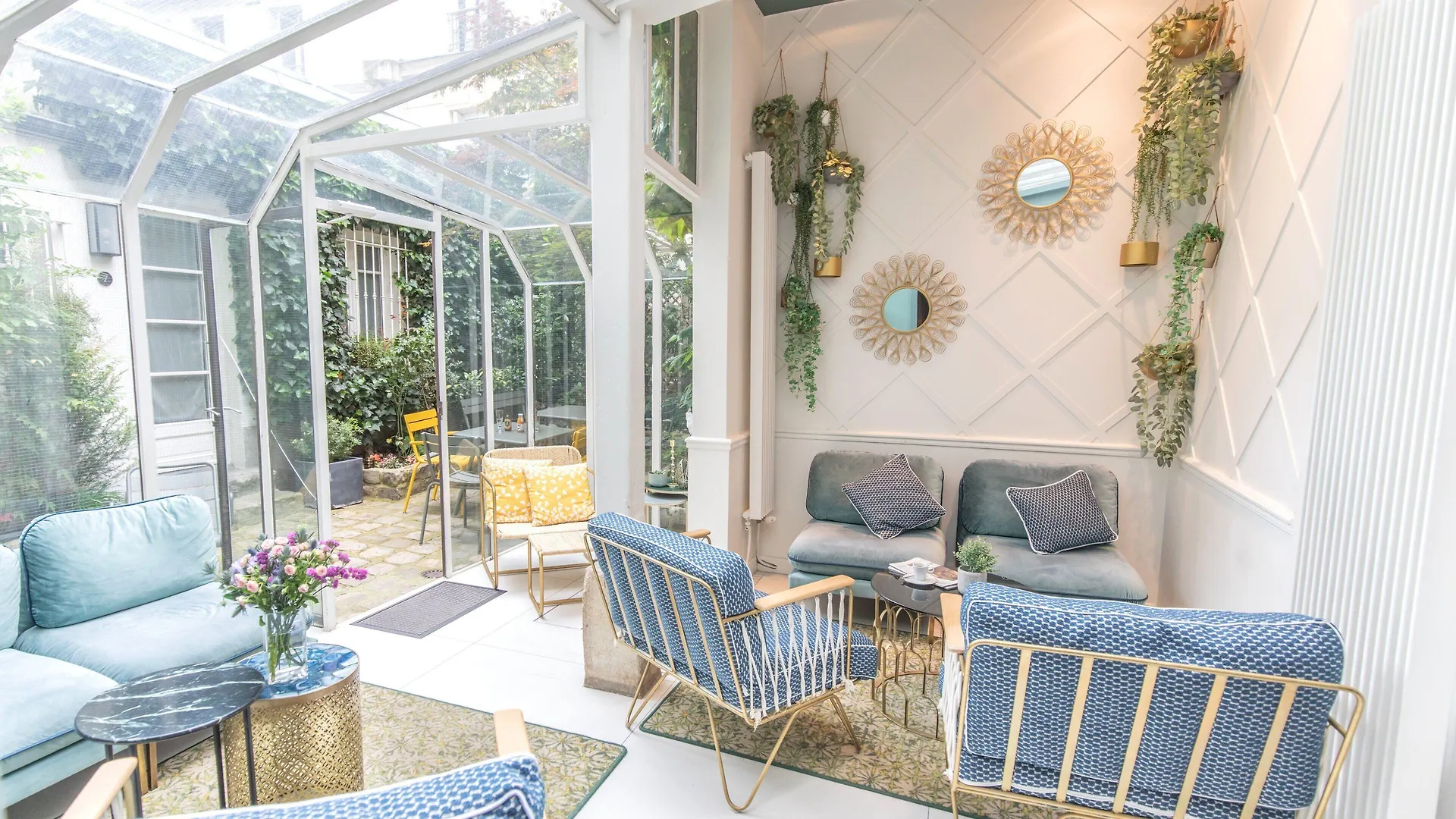 15 Resort-Style Hotels in Paris's 16th Arr. That Deliver