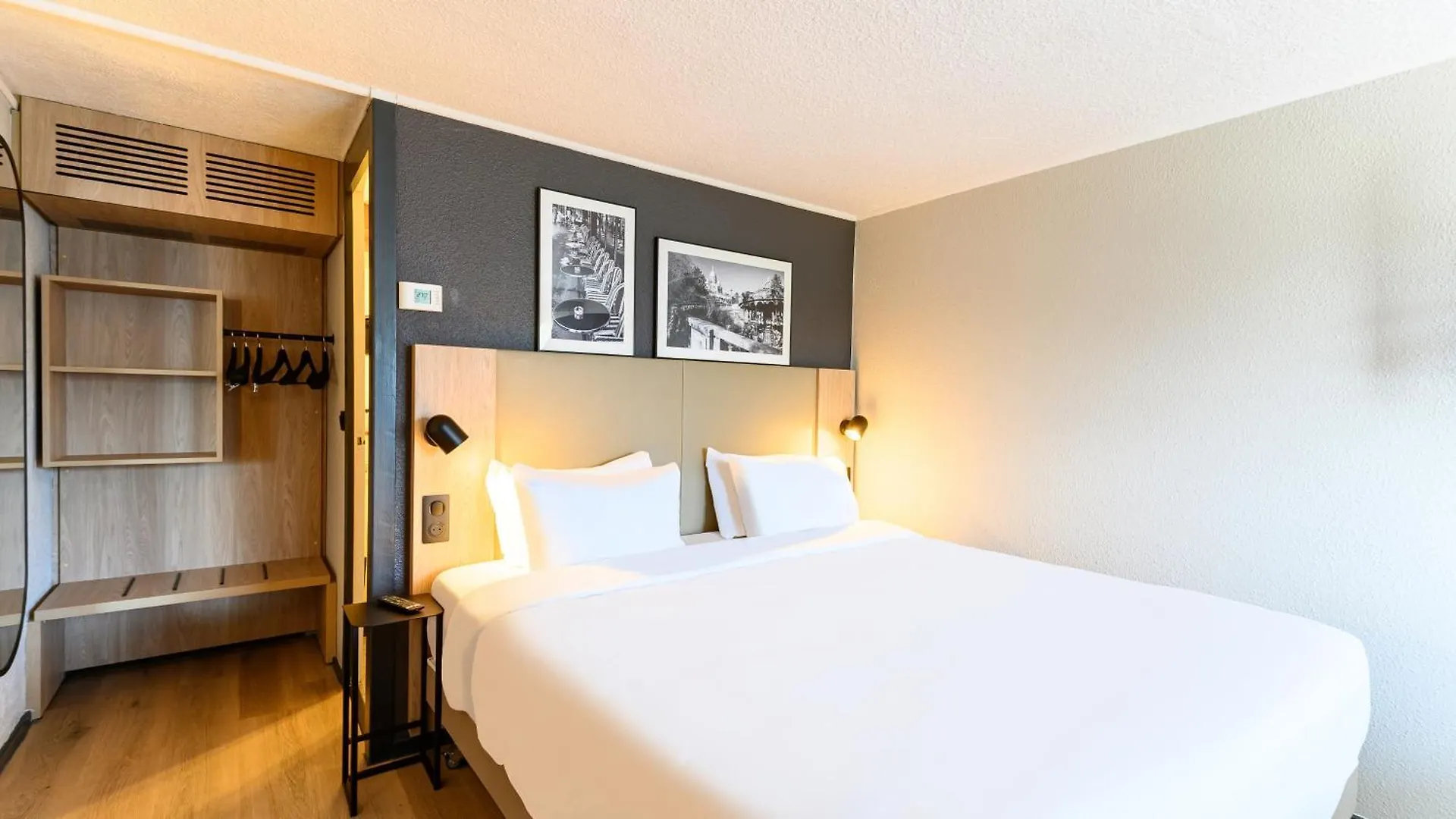 Where to Stay Near Art of Disney Animation: 14 Family Hotels