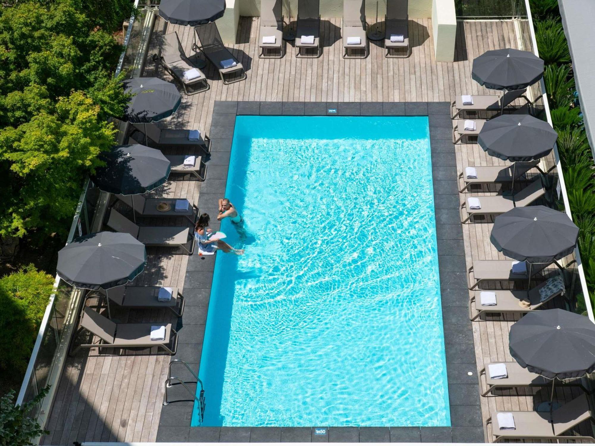 6 Resort Hotels in Arenas That Deliver in Nice